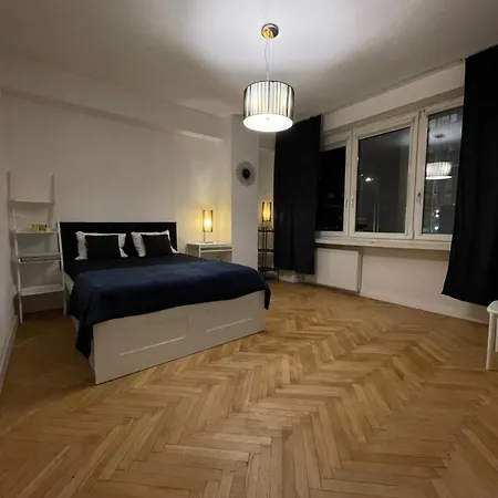 Plac Unii Lubelskiej Apartment *